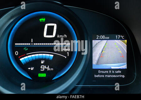 Hong Kong, China 29. Dezember 2014: Nissan e-NV200 2014 Dashboard am 29. Dezember 2014 in Hong Kong. Stockfoto