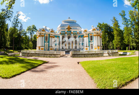 Eremitage Pavillon an der Catherine Park, Tsarskoye Selo im sonnigen Sommertag Stockfoto