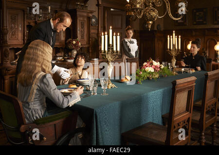 Heidi ist eine bevorstehende 2015 Schweizer Familie Film, basierend auf dem gleichnamigen Roman von Johanna Spyri. In den Hauptrollen Anuk Steffen in der Titelrolle neben Bruno Ganz, Katharina Schüttler, Quirin Agrippi, Isabelle Ottmann und Anna Schinz.  Dieses Foto ist nur zu redaktionellen Zwecken und unterliegen dem Copyright von der Filmgesellschaft und/oder der Fotograf von dem Film oder der Firma zugeordnet und kann nur durch Veröffentlichungen im Zusammenhang mit der Förderung der oben genannten Film reproduziert werden. Eine obligatorische Gutschrift auf die Filmgesellschaft ist erforderlich. Der Fotograf sollte auch angerechnet werden, wenn bekannt. Stockfoto