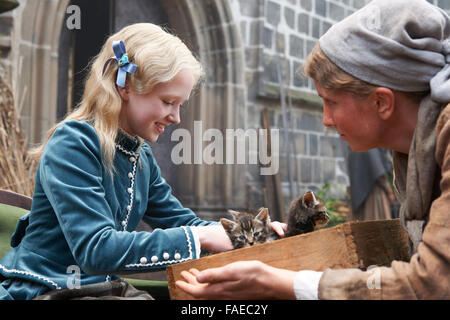 Heidi ist eine bevorstehende 2015 Schweizer Familie Film, basierend auf dem gleichnamigen Roman von Johanna Spyri. In den Hauptrollen Anuk Steffen in der Titelrolle neben Bruno Ganz, Katharina Schüttler, Quirin Agrippi, Isabelle Ottmann und Anna Schinz.  Dieses Foto ist nur zu redaktionellen Zwecken und unterliegen dem Copyright von der Filmgesellschaft und/oder der Fotograf von dem Film oder der Firma zugeordnet und kann nur durch Veröffentlichungen im Zusammenhang mit der Förderung der oben genannten Film reproduziert werden. Eine obligatorische Gutschrift auf die Filmgesellschaft ist erforderlich. Der Fotograf sollte auch angerechnet werden, wenn bekannt. Stockfoto