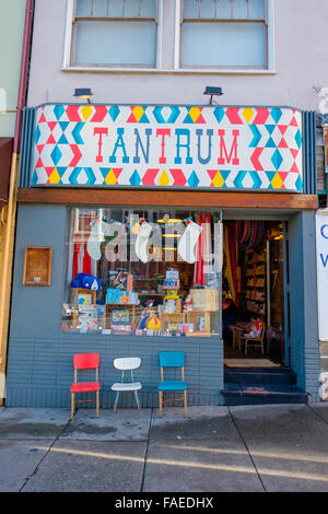 SAN FRANCISCO, CA - 10. Dezember 2015: Wutanfall Kids Store im Stadtteil Haight San Francisco Kalifornien. Stockfoto