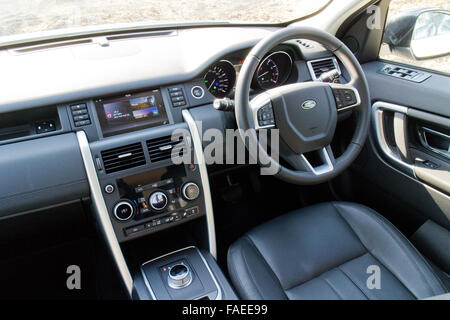 Hong Kong, China 14. April 2015: LANDROVER Discovery Sport SE 2015 Interieur am 14. April 2015 in Hong Kong. Stockfoto