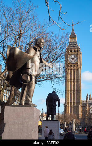 Die Bronzestatue des David Lloyd George und der Big Ben am Parliament Square in London, England, Vereinigtes Königreich UK Stockfoto