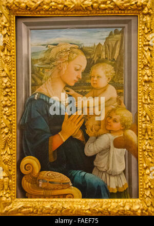 Florenz, Italien, ist als Geburtsort der Renaissance bekannt. Madonna und Kind mit zwei Engeln von Filippo Lippi befindet sich in den Uffizien. Stockfoto