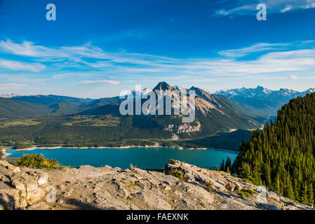 Stausee in den wunderschönen Kananaskis Valley, Alberta Kanada im Sommer Stockfoto