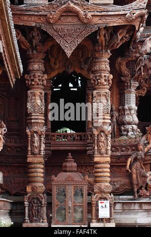 Heiligtum der Wahrheit Tempel in Pattaya, Thailand. Stockfoto