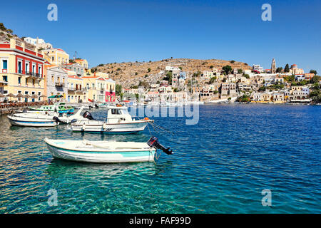 Angelboote/Fischerboote im Hafen von Symi Island, Griechenland Stockfoto