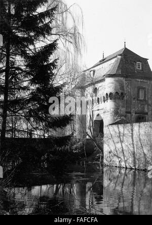 Sterben Sie Große Burg Kleinbüllesheim Bei Euskirchen, Deutschland 1920er Jahre. Grosse Burg Burg bei Kleinbuellesheim in der Nähe von Euskirchen, Deutschland der 1920er Jahre. Stockfoto