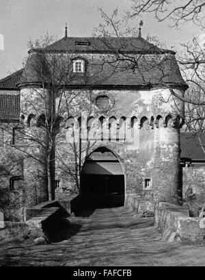 Sterben Sie Große Burg Kleinbüllesheim Bei Euskirchen, Deutschland 1920er Jahre. Grosse Burg Burg bei Kleinbuellesheim in der Nähe von Euskirchen, Deutschland der 1920er Jahre. Stockfoto