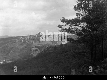 Blick Auf Schloss Burg Bei Solingen, Deutschland 1920er Jahre. Blick auf Schloss Burg Burg in der Nähe von Solingen in Deutschland der 1920er Jahre. Stockfoto