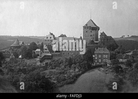 Blick Auf Schloss Burg Bei Solingen, Deutschland 1920er Jahre. Blick auf Schloss Burg Burg in der Nähe von Solingen in Deutschland der 1920er Jahre. Stockfoto