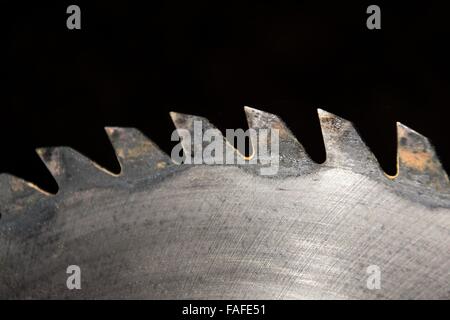 Alte rostige scharfe Kreissäge klingen Closeup ausgeschaltet Stockfoto