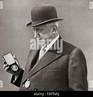 Charles Michael Schwab, 1862-1939.  Amerikanischen Stahl-Magnat.  Hier mit der Bessemer Goldmedaille für "herausragende Verdienste um die Stahlindustrie" gesehen. Stockfoto