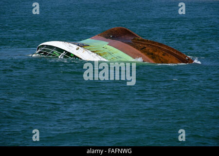 Gekenterten Boot Stockfoto