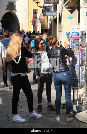 Souvenirladen in der Michalska Strasse, Bratislava, Slowakei, Europa Stockfoto