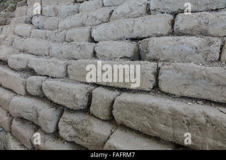 Türkei reisen - die Ruinen von Troja. Lehmziegel, die mit Stroh und Fasern, Kopien der Originale. Stockfoto