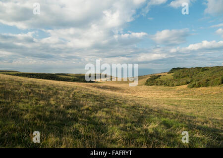 Dramatische Wolken über den Blick über Downland, Messing-Punkt und das Meer entlang der sieben Schwestern in Sussex 7 Rücken Stockfoto