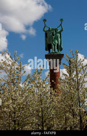 Hornisten in Copenhagen Rathausplatz zu locken Stockfoto