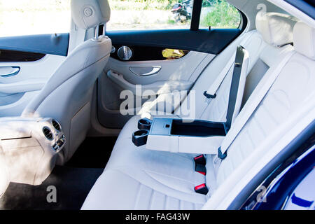 Marseille, Frankreich 6. März 2014: Mercedes-Benz C-Klasse t-Modell 2014 2015 Interieur auf 6. März 2014 in Marseille, Frankreich. Stockfoto