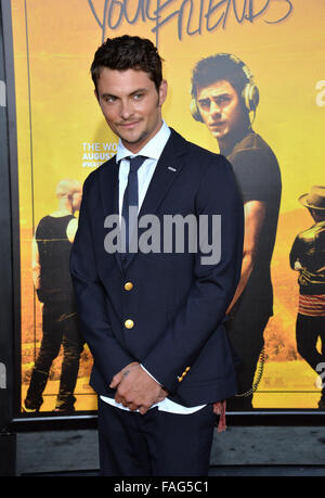 LOS ANGELES, CA - 20. August 2015: Shiloh Fernandez bei der Los Angeles Premiere seines Films "Wir sind deine Freunde" am TCL Chinese Theatre in Hollywood. Los Angeles. Stockfoto