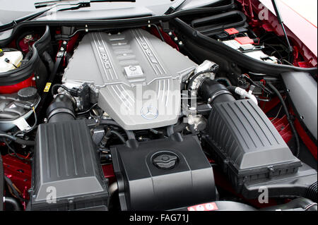 Hong Kong, China 18. Januar 2012: Mercedes-Benz SLS AMG 6,2-l-Motor. M 159, flüssigkeitsgekühlter V8-Viertakt-Motor, Zylinderbank ein Stockfoto