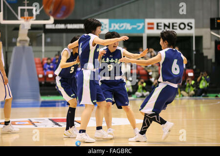 Tokyo Metropolitan Gymnasium, Tokio, Japan. 28. Dezember 2015. Gifu Joshi Teamgruppe, 28. Dezember 2015 - Basketball: JX-ENEOS WINTER CUP 2015 die 46. All Japan Highschool Basketball Turnier Frauen Finale match zwischen Ohka Gakuen 49-54 Gifu Joshi am Tokyo Metropolitan Gymnasium, Tokio, Japan. © YUTAKA/AFLO SPORT/Alamy Live-Nachrichten Stockfoto