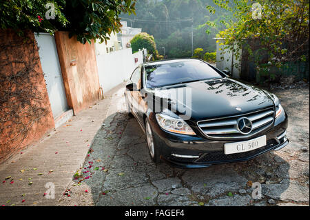 Hong Kong, China 25. Januar 2011: Mercedes-Benz CL 500 2011 Probefahrt in Hongkong am 25. Januar 2011. Stockfoto