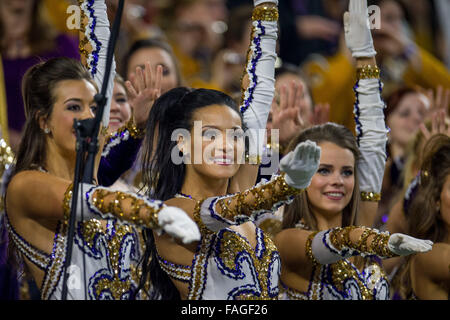 Houston, Texas, USA. 29. Dezember 2015. Die LSU Tigers Bohren Team im 4. Quartal des Advocare Texas Bowl NCAA Football-Spiel zwischen der LSU Tigers und die Texas Tech Red Raiders NRG-Stadion in Houston, TX am 29. Dezember 2015. Bildnachweis: Trask Smith/ZUMA Draht/Alamy Live-Nachrichten Stockfoto