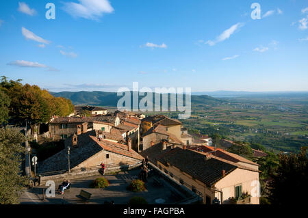 Blick von Cortona (Arezzo) in Richtung Lago Trasimeno, Tuscany-Umbria, Italien Stockfoto