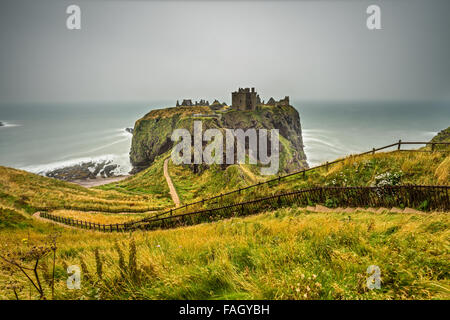 Dunnottar Castle, Schottland, Vereinigtes Königreich. Langzeitbelichtung. Stockfoto