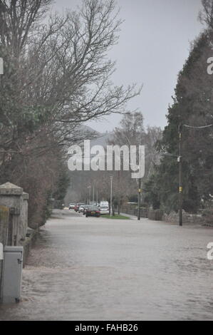 Bilder, die während der Evakuierung von Ballater während Sturm Frank, 2015, Flooding, Dorf Stockfoto