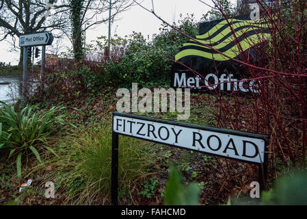 Exeter, UK. 30. Dezember 2015. Die UK Met Office, Photogrphed bei Sturm Frank - Mittwoch 30. Decemner 2015, Exeter, Devon, UK Credit: @camerafirm/Alamy Live News Stockfoto
