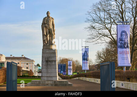 LONDON, UK - 28. Dezember: Statue von König William VI in Greenwich, vor dem Royal Maritime Museum. 28. Dezember 2015 in London Stockfoto