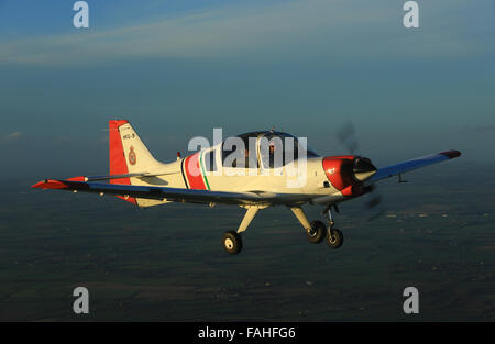 Formationsflug Bilder wie wir trainieren mit den ehemaligen Royal Hong Kong Auxillary Air Force Bulldog wird von einem ehemaligen RAF C.130 Herkules-Instruktor geflogen. Stockfoto