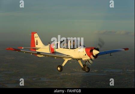 Formationsflug Bilder wie wir trainieren mit den ehemaligen Royal Hong Kong Auxillary Air Force Bulldog wird von einem ehemaligen RAF C.130 Herkules-Instruktor geflogen. Stockfoto