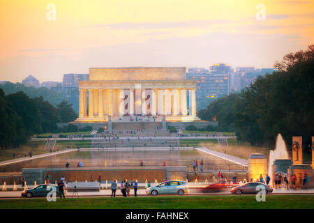 WASHINGTON, DC - 18 SEPTEMBER: Abraham Lincoln Memorial mit Menschen am 18. September 2015 in Washington, DC. Stockfoto