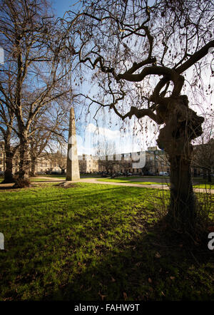 Queen Square in Bath UK mit der Beau Nash Obelisk bildet das Herzstück dieses georgische Square, erbaut von Architekt John Wood Stockfoto