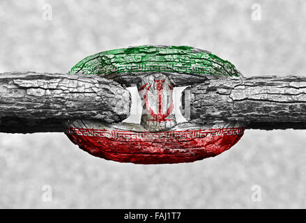 Verrostete Kette in schwarz und weiß mit Flagge der Republik des islamischen Iran Stockfoto