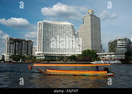 Chao Praya Express Boot Bangkok, Boot, Fähre. Bangkok. Asien.  Shangri La Hotel. Der Fluss Chao Phraya macht eine guter Weg-t Stockfoto