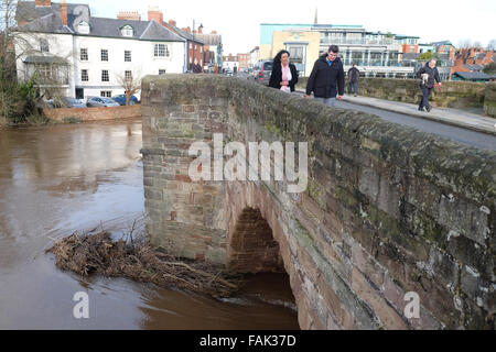 Hereford, Herefordshire, Großbritannien - 31. Dezember 2015 - die Umweltbehörde hat eine Hochwasserwarnung für den Fluss Wye in der Gegend von Hereford veröffentlicht Stockfoto