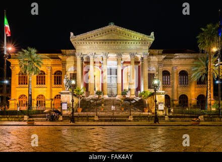 Oper, Teatro Massimo, bei Nacht, Piazza Verdi, Altstadt, Palermo, Sizilien, Italien Stockfoto