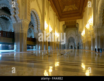 Innenraum, großen Gebetshalle, Hassan II Moschee, Casablanca, Grand Casablanca Region, Marokko Stockfoto