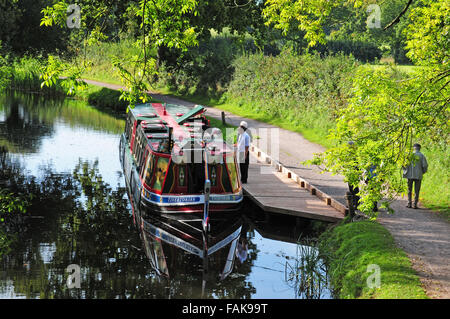 Barge Tivertonian vertäut am Grand Western Canal Devon. Stockfoto