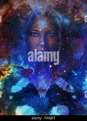 GoodNES Frau und Löwe und Schmetterling im Raum mit Galaxi und Sternen. Profilbildnis, Blickkontakt Stockfoto