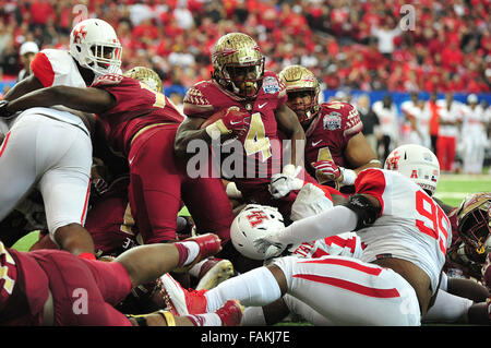 Atlanta Georgia, USA. 31. Dezember 2015. Florida State University RB Dalvin Cook (#4) in Aktion während der Chick-Fil-A Peach Bowl-Spiel im Georgia Dome in Atlanta Georgia, USA. Houston Cougars gewannen das Spiel 38-24. Bill McGuire/CSM/Alamy Live-Nachrichten Stockfoto