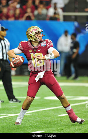 Atlanta Georgia, USA. 31. Dezember 2015. Florida State University QB Sean Maguire (#10) in Aktion während der Chick-Fil-A Peach Bowl-Spiel im Georgia Dome in Atlanta Georgia, USA. Houston Cougars gewannen das Spiel 38-24. Bill McGuire/CSM/Alamy Live-Nachrichten Stockfoto