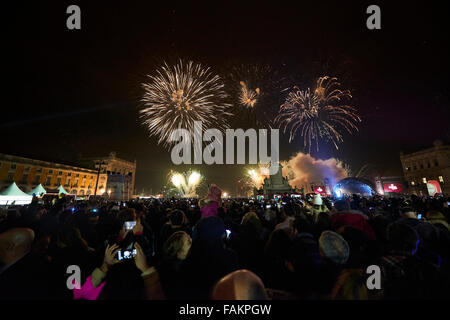 Lissabon, Portugal. 1. Januar 2016. New Years Eve 2015, Praça do Comércio, Lisboa Credit: Juanma Aparicio/Alamy Live News Stockfoto