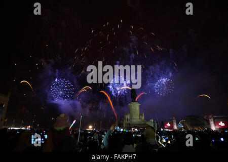 Lissabon, Portugal. 1. Januar 2016. New Years Eve 2015, Praça do Comércio, Lisboa Credit: Juanma Aparicio/Alamy Live News Stockfoto