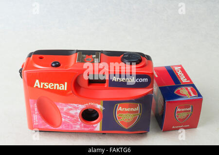 Arsenal Fan Produkt Kunststoff kompakte 35 mm Filmkamera Stockfoto