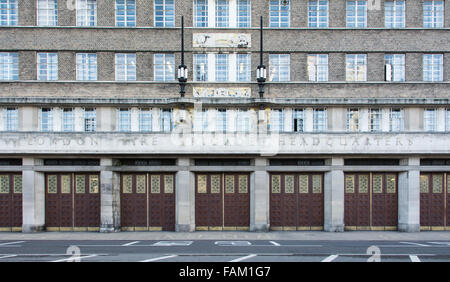 Das ehemalige Hauptquartier der Londoner Feuerwehr, Albert Embankment, Lambeth, London, England, GROSSBRITANNIEN Stockfoto